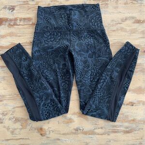 Lululemon Train Times 7/8 pant size 4 nouveau mach blue
